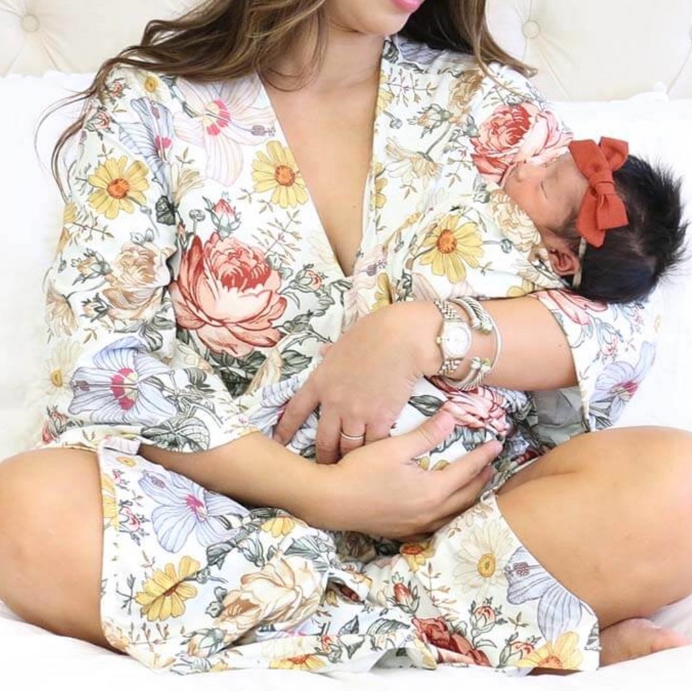 CADEN LANE Peyton’s Vintage Floral Maternity Robe *New in Package*